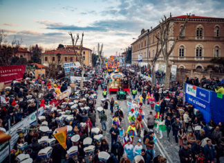 Mare, amici a 4 zampe, gemellaggi e un grande artista per la seconda domenica del Carnevale di Fano 2020