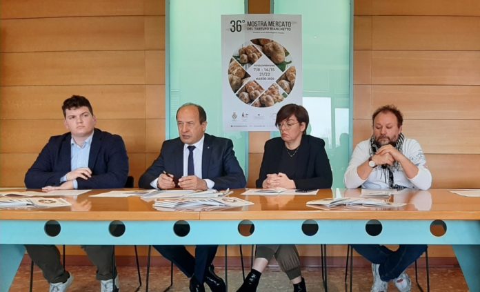 tavolo relatori Fossombrone