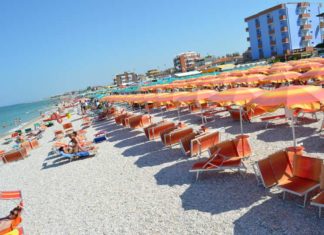 Fano, appello dei concessionari alla Regione: “Fateci sistemare le spiagge”