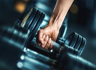 Fano, si allenavano in palestra a notte fonda: sei denunciati