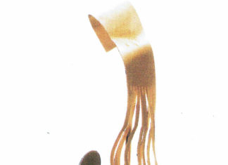 Una scultura in memoria delle filandaie storiche di Fossombrone