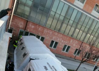 Montaggio dei mini ospedali da campo a Torrette e a Jesi