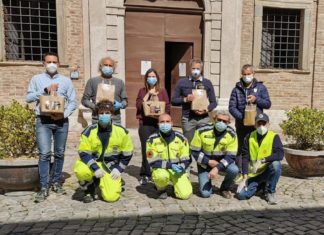 Duecento cesti di bontà in vendita a Urbania per aiutare la Protezione Civile