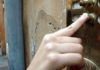 Fano, si fingono sindacalisti per estorcere denaro. Cgil: “Non aprite la porta”
