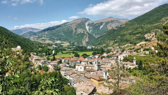 panoramica cantiano