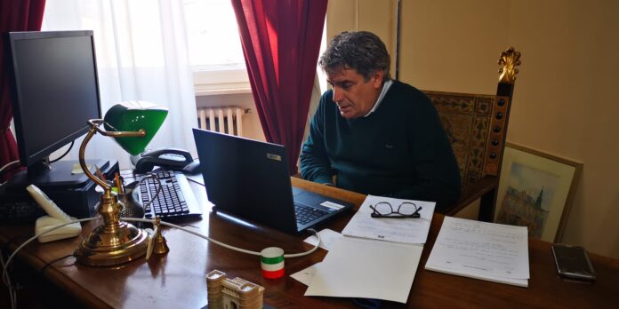 foto sindaco video