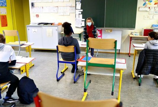 Scuola e lavoro nelle Marche, la popolazione straniera continua a crescere