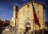 San Costanzo, importante riconoscimento ai “maestri polentari”. Dedicata la scalinata che porta al teatro