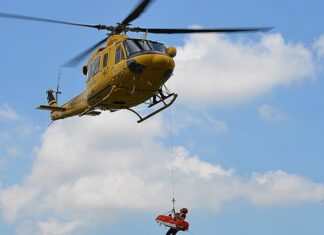 Malore in mare a Fano, grave una turista