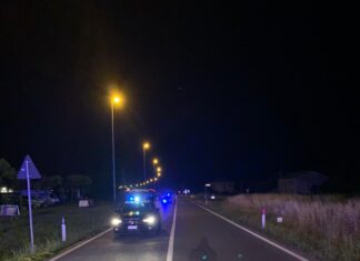 Schianto fra due auto a Fano, grave quarantenne