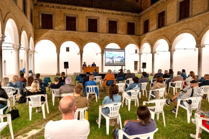 Visit Urbania