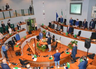 Il 50° compleanno della Regione Marche celebrato in aula consiliare