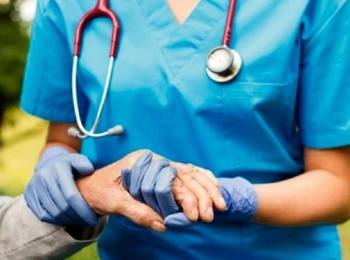 famili_nurse4-696x517