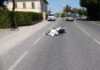 Urto scooter-auto a Fano, anziano in ospedale