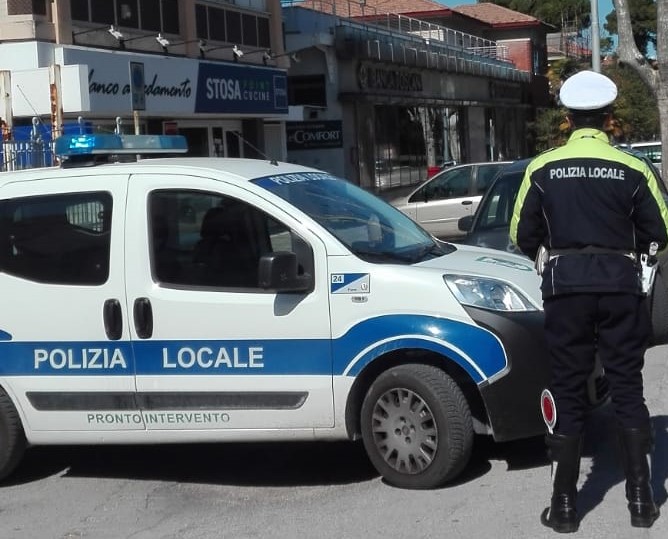 foto polizia localee