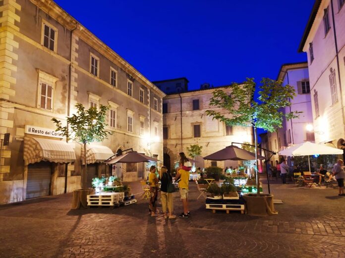 Piazza Ginevri