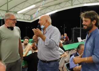 Trinità arriva all’Arena Bcc di Fano e c’è chi si presenta in sella al suo cavallo