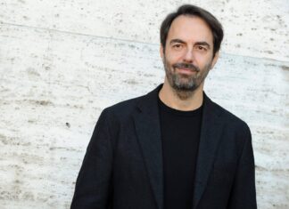 Tutto esaurito a Pesaro “Per mare e per aria” con Neri Marcoré