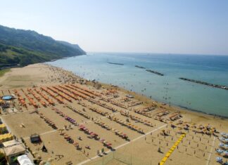 Baldelli (FdI): “A Pesaro e sulle città della costa cittadini sempre più soli di fronte al degrado che avanza”