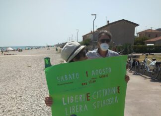 Liberi cittadini per libere spiagge a Fano