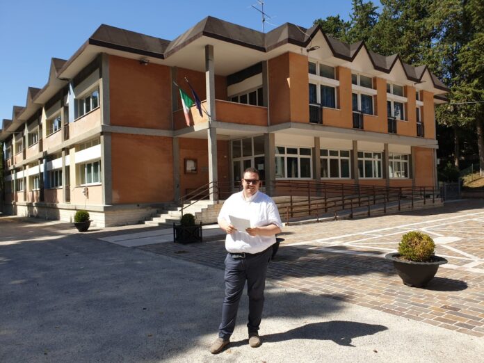Dellonti, scuola