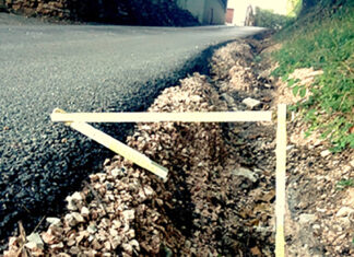 Fossombrone, cunette pericolose sulla strada per i Cappuccini