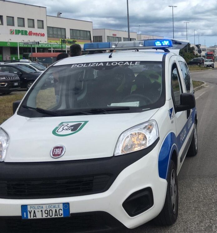 foto polizia locale d