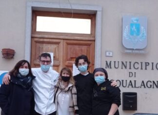 Chiusura domenica 15 novembre: scatta la protesta dei ristoranti di Acqualagna. Tartufo regalato ai passanti