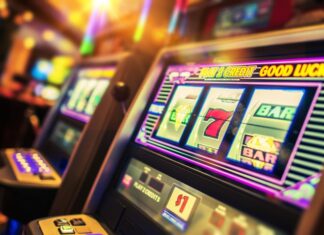 Svuotavano le slot machine simulando furti con scasso con la complicità della titolare del bar: a Fano è denuncia per tre
