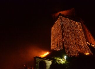 La Provincia di Pesaro e Urbino si tinge di “Rosso Speranza”. L’8 dicembre si inaugura la Digital Edition 2020 de “Il Natale che non ti aspetti”