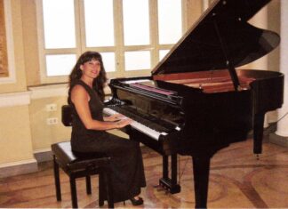 Francesca Durante da Vibo Valentia a Fano e dalla Città della Fortuna nel mondo grazie ad un pianoforte per amico