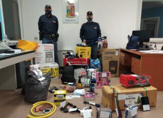 Refurtiva nel furgone rubato: un fermo a Fano
