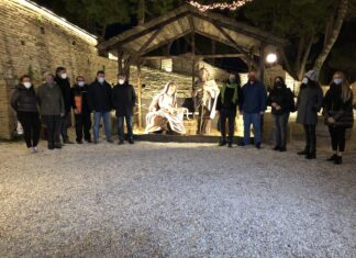 Presepe in cartapesta a Fano, è a grandezza naturale