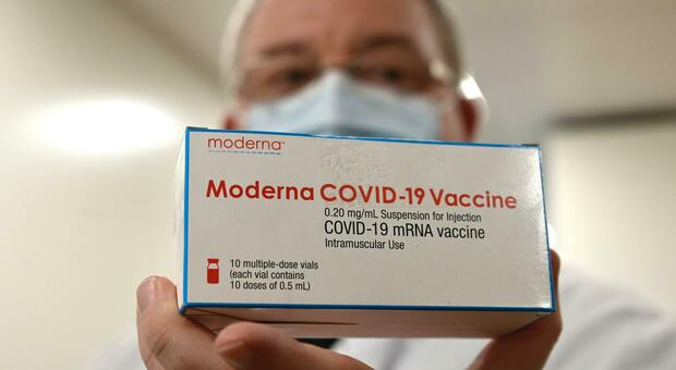 5699146_1922_moderna_vaccino