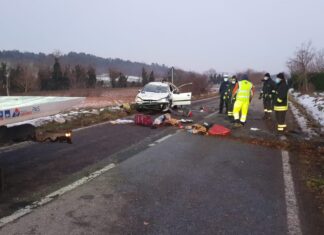 Sbanda e si capovolge con l’auto tra Cagli e Pergola, illeso conducente