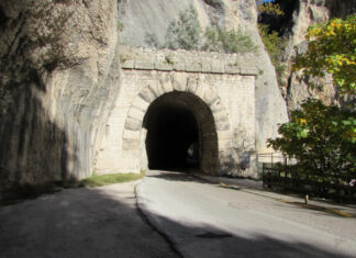 Da oggi (24 febbraio) fino al 2 marzo chiusura al traffico di mezzi e pedoni in via Flaminia – Gola del Furlo