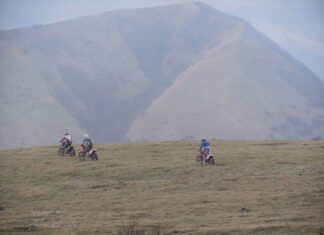 Guide e associazioni ambientaliste lanciano l’allarme moto sui sentieri delle nostre montagne