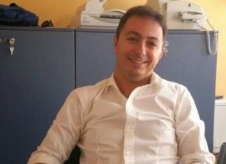 In viaggio con lo scrittore di Marotta Enrico Vergoni: “Io artigiano della parola che fa uscire i suoi versi facendosi dei tagli al cuore”