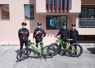 Controlli nelle festività pasquali, i carabinieri di Fano chiudono un negozio per violazione della normativa anti Covid. Rubate e ritrovate 20 bici