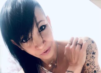 Antonella Landi, un’anima ribelle e sensibile di un’artista che si sfoga su un album da disegno