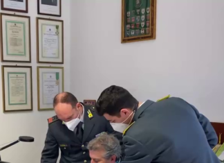 La Finanza sequestra mascherine e altri articoli ritenuti pericolosi