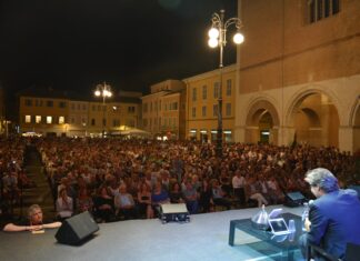 Apri un libro, riapri la città. A Fano torna Passaggi Festival, l’evento letterario in riva al mare