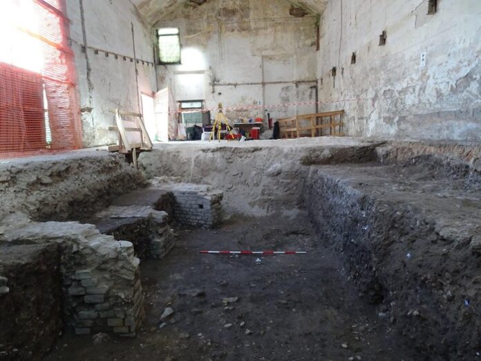 c28e5dd4377ee47dca31e2e81b2e1d20
