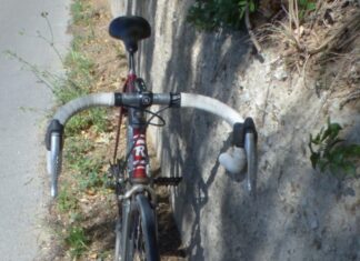 Cade urtando un’altra bici, ferito a Fano ciclista amatoriale