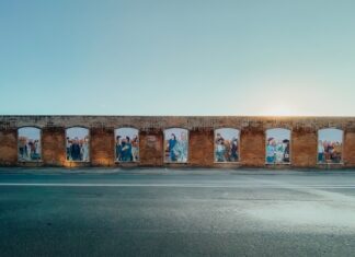 Covid, un murale davanti all’ospedale Pesaro per ricordare vittime e sanitari