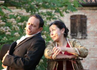 Dimareinmura raccontando il mondo. Maratona teatrale di paesaggio con Roberta Biagiarelli e Sandro Fabiani
