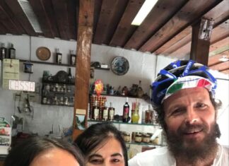 Al Bar Furlo, locale storico delle Marche, la tappa di Jovanotti