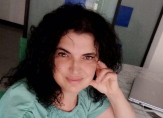 Quante emozioni nei ritratti di Manuela Poveromo! “Mi soffermo sugli occhi… parlano più della parola”