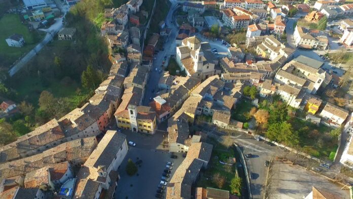 CANTIANO_centro storico3_gennaio 2016_foto by Maurizio Tansini