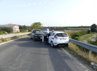Scontro sul ponte a Cerbara di Fano, donna in ospedale